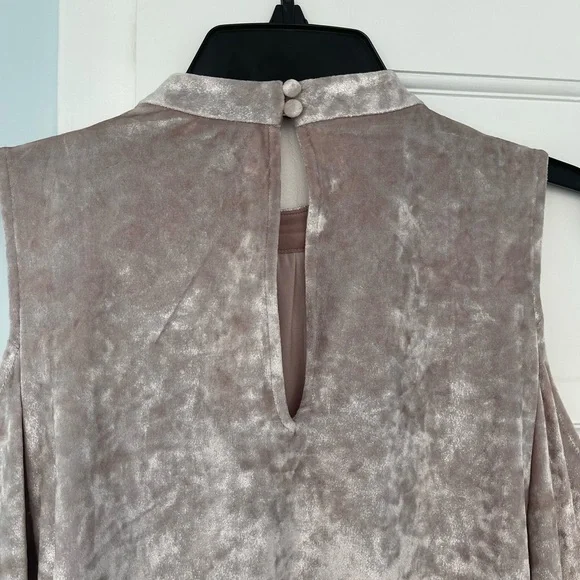 Express Crushed Velvet Cold Shoulder Dress - Picture 7 of 9